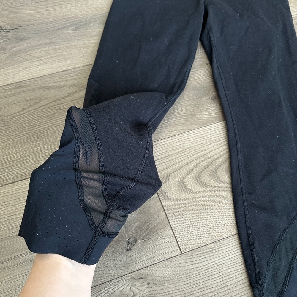 LULULEMON BUNDLE Lot of 4 Leggings all size 4 - Picture 11 of 14